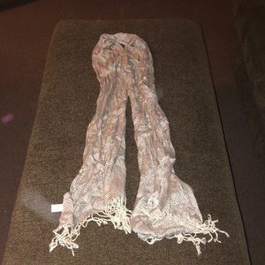 Tan/white chevron scarf